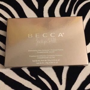 BECCA JACLYN HILL CHAMPAGNE GLOW PRESSED palette